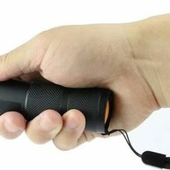 Merkloos Professionele 1000 Lumen LED Zaklamp Met Zoomfunctie 15 Merkloos Professionele 1000 Lumen LED Zaklamp Met Zoomfunctie -CeLaVi winkel 550x275