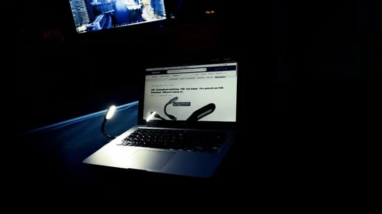 A-DAPT LED - Toetsenbord Verlichting - USB - Lees Lampje - Voor Gebruik Met USB Powerbank - USB Poort Laptop Etc. 4 A-DAPT LED - Toetsenbord Verlichting - USB - Lees Lampje - Voor Gebruik Met USB Powerbank - USB Poort Laptop Etc. - Afbeelding 2