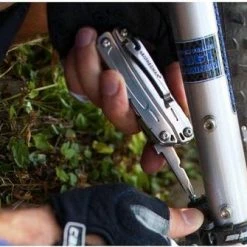 Leatherman Wingman Zakmes - Zilver Kleurig -CeLaVi winkel 550x335 2