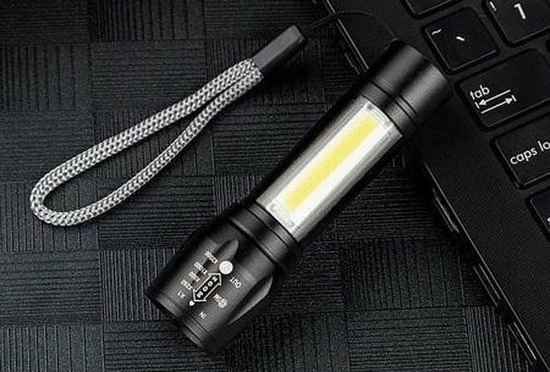 EZMarkt Zaklamp Oplaadbaar 2000 Lumen - Waterproof - Zeer Fel - Klein - 2 In 1 - Led 8 EZMarkt Zaklamp Oplaadbaar 2000 Lumen - Waterproof - Zeer Fel - Klein - 2 In 1 - Led - Afbeelding 6
