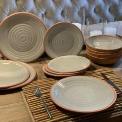 RJRoyal Living Camping Servies - 12 Delig – 100% Melamine Servies Set – Campingservies – Melamine Servies - Terracotta Style -CeLaVi winkel 550x412 8