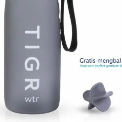 TIGR The Athlete - Drinkfles - Waterfles Met Fruit Filter - 1000ml - Grijs - Met Mengbal Voor Shakes -CeLaVi winkel 550x498 1