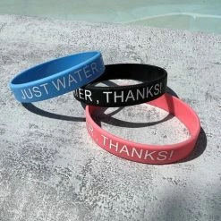 Merkloos Waterfles 2 Liter - Waterfles Met Rietje - Grote Waterfles - Sportbidon - Twee Liter Waterfles - Sportfles - Sportfles Fitness - Bottle 2 Liter- Drinkfles - Schenkfles - Roze Transparant - Gratis Armband - Waterflessen -CeLaVi winkel 550x504 4