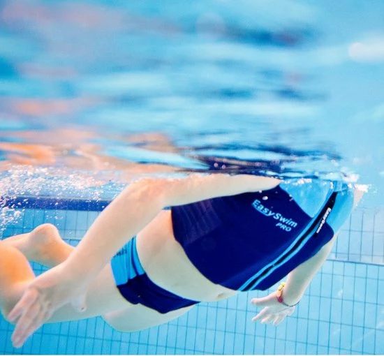 EasySwim Pro - Drijfpakje - Zwemvest & Zwembroek - Blauw - L : 24-28 Kg 7 EasySwim Pro - Drijfpakje - Zwemvest & Zwembroek - Blauw - L : 24-28 Kg - Afbeelding 5