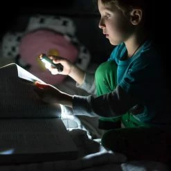 Apeiron LED Zaklamp - Oplaadbaar Met Zoomfunctie - Militaire Zaklamp - Waterdicht - Werkt Op Batterij & USB Oplaadbaar -CeLaVi winkel 550x550 649