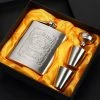Maxium - Jack Daniels Heupfles - Zilver - Gift Set - RVS - Drankfles - Flacon - Zakfles - Zakflacon - Drankflacon - Heupfles - Veldfles - Incl. Trechter En Bekertjes -CeLaVi winkel 550x550 674