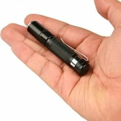 WiseGoods - Professionele LED Zaklamp - LED Licht - Mini Zaklamp - Zaklamp Met Klip - Penlight - Krachtige Zaklamp