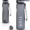 TIGR The Athlete - Drinkfles - Waterfles Met Fruit Filter - 1000ml - Grijs - Met Mengbal Voor Shakes 1 TIGR The Athlete - Drinkfles - Waterfles Met Fruit Filter - 1000ml - Grijs - Met Mengbal Voor Shakes -CeLaVi winkel 550x609 2