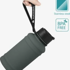 Navaris Fitness Drinkfles 1,3 Liter - Lichte Waterfles Van Roestvrij Staal Grijs - Grote Grijze Waterfles RVS Voor Sport, Fitness, Yoga En Kamperen -CeLaVi winkel 550x645 4