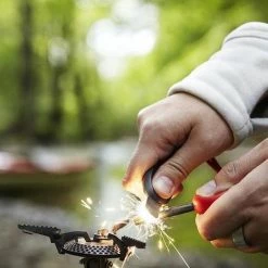 LightMyFire Light My Fire Firesteel Scout Zwart + Noodfluit - Survival Aansteker Topkwaliteit Magnesium Stick Met Fluitje Luxe Firestarter Vuurstarter Vuursteen Staaf Vuurmaker Magnesiumstick Vonkenmaker Magnesiumstaaf -CeLaVi winkel 550x824